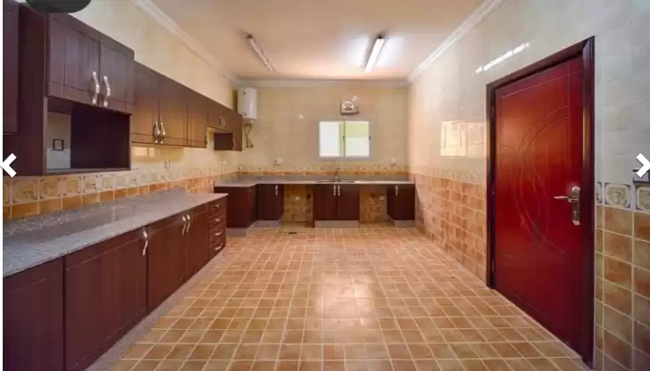 Residential Ready Property 6 Bedrooms U/F Standalone Villa  for sale in Al Sadd , Doha #7700 - 1  image 